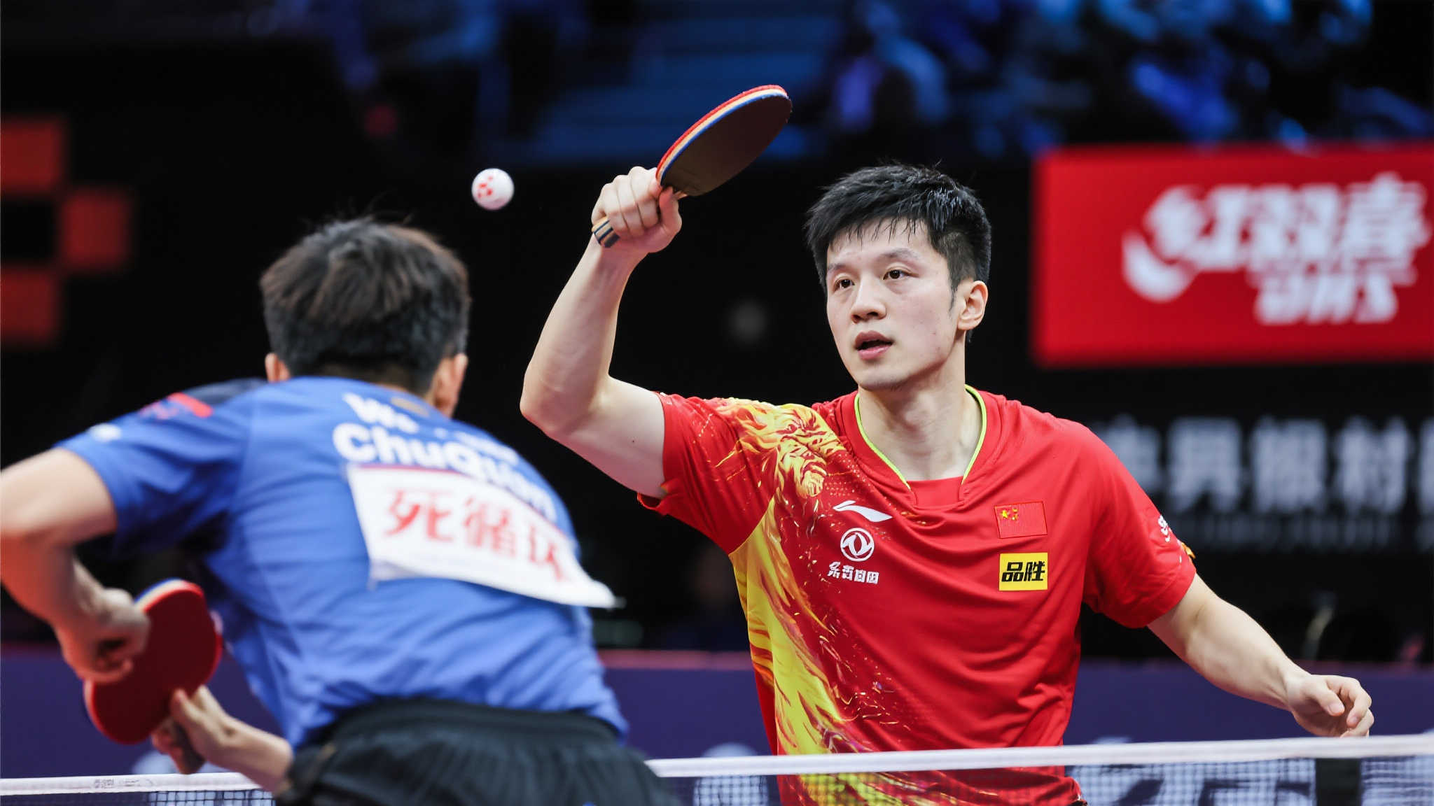 的阵容下进 的阵容下进